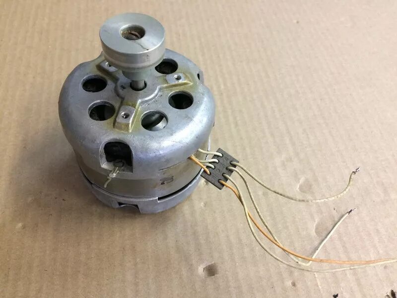 Двигатель АД-5 от магнитофона Яуза-5 - Доска объявлений сайта "Отечественная рад
