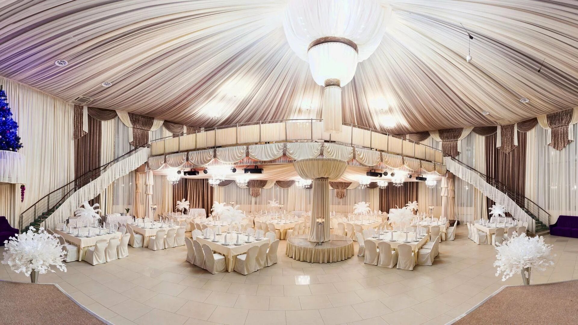 Парадайз банкетный зал. Зал торжеств сафиса. Хилков переулок golden mile. Зал самом. Голден палас банкетный зал.