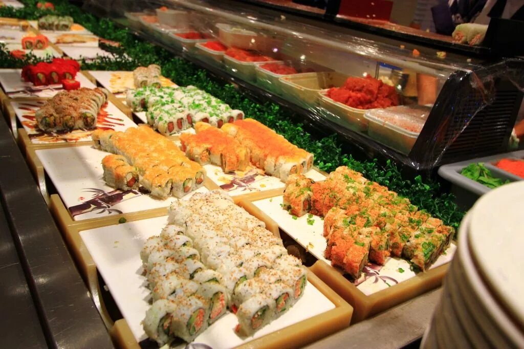Sushi buffet. Васаби роллы. Шведский стол роллы. Кейтеринг суши. Суши буфет.