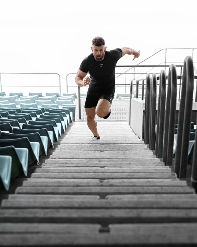 Зарядка дома. Доброе утро спорт. Табата что это такое в фитнесе. Спорт дома. Утренняя пробежка.