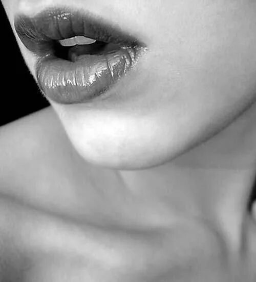 Губы девушки черно белое фото Pin by Pimenta Magallanez on Dark Unique lipstick, Lip art, Lip wallpaper