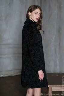 Пальто из искусственного каракуля