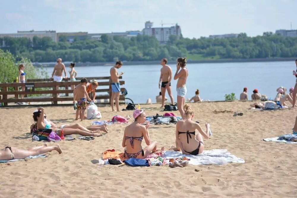 Каким будет лето в пермском крае. Жара в Перми. Пляжи Пермского края. Пляж Пермь. Городской пляж КАМГЭС.