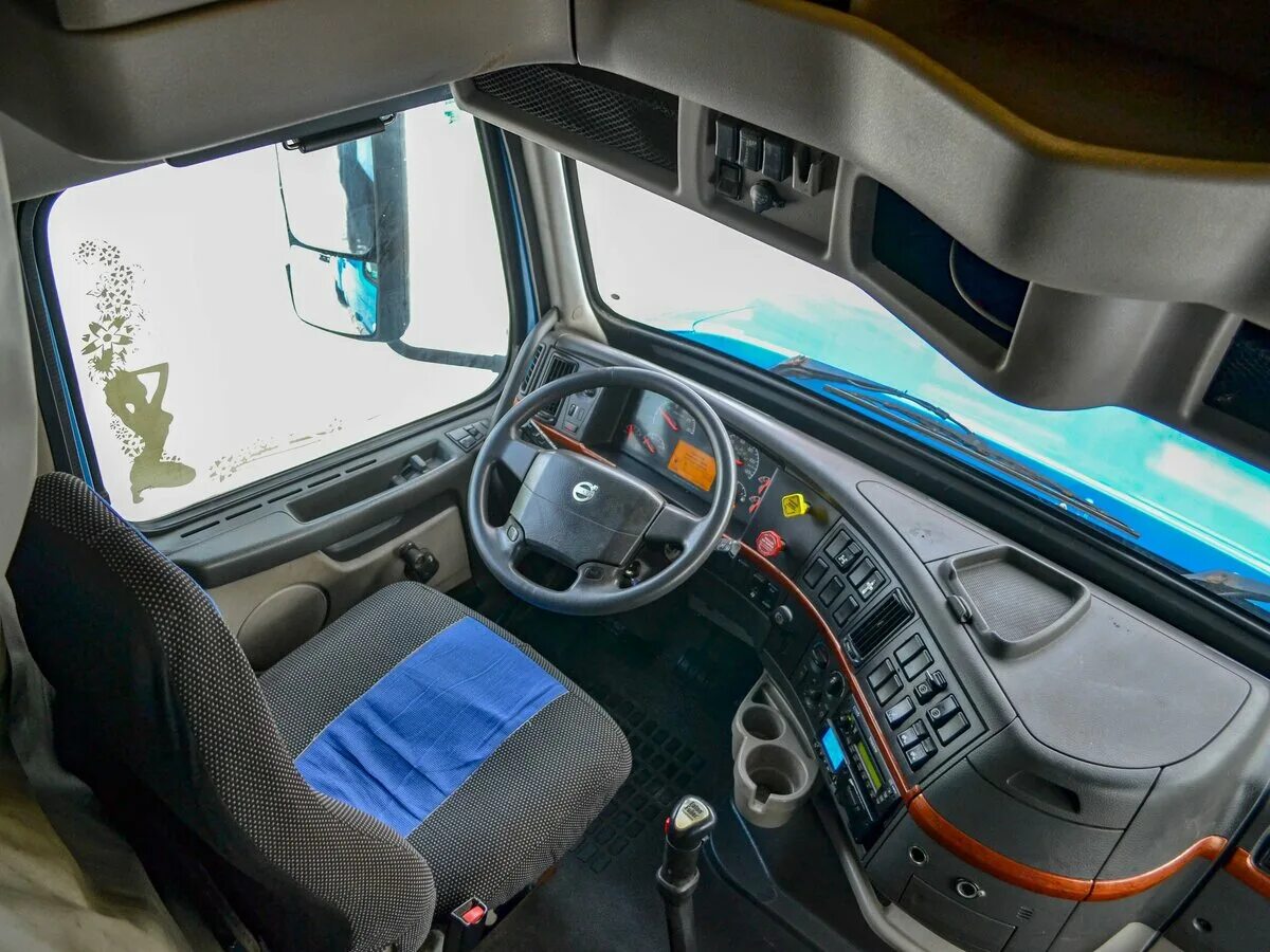 Вольво внл кабина. Volvo vnl 780 салон. volvo vnl 780 кабина. вольво внл 780 салон. volvo vnl 670 кабина.