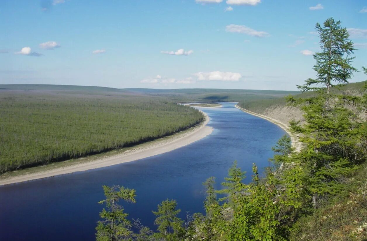 В это море впадает река якутии. Река Вилюй Якутия. Верховье реки Вилюй. Природа Якутии река Вилюй. Река Вилюй Нюрба.