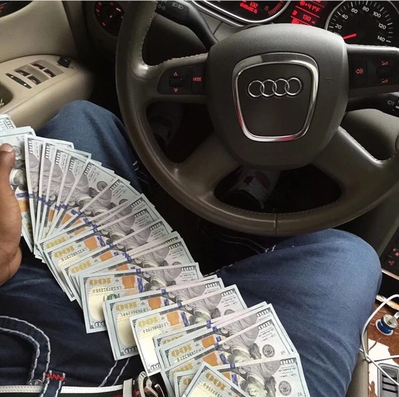 авто и деньги. деньги в машине. на машину заработать деньги где можно. способы заработка на машине. как заработать деньги на автомобиль 2 просто.