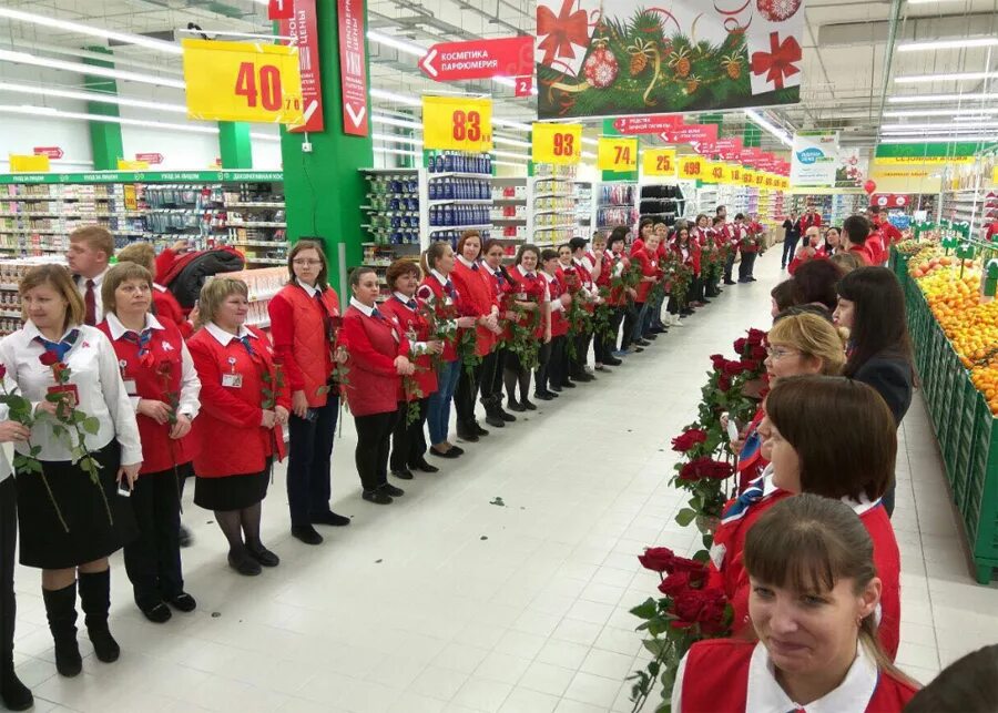 Метро сормовский поворот. Ашан седьмое небо нижний новгород. Рыбалка борский мост нижний новгород. Озеро мещерское 180 км от москвы. Ашан родионова нижний.