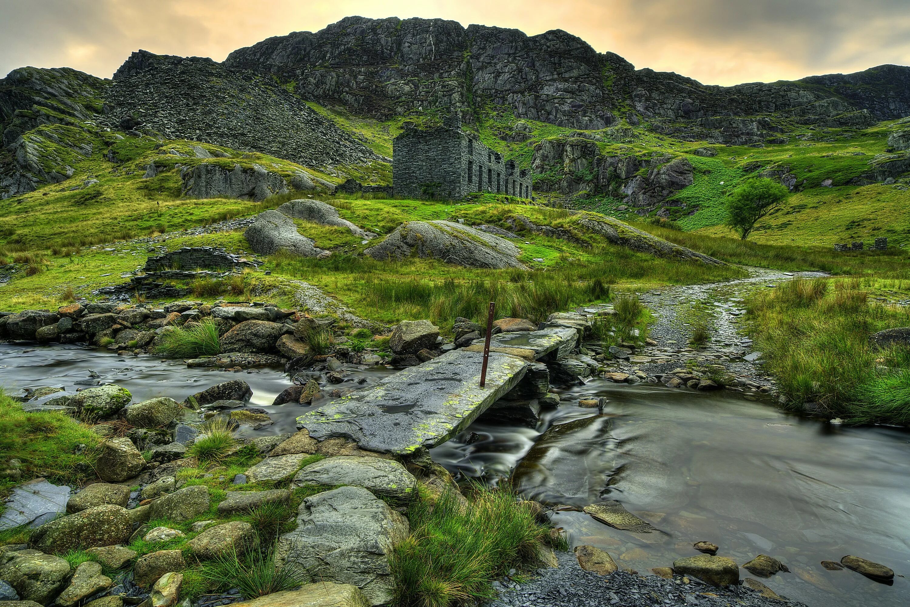 Uk parks. Сноудония Великобритания. Сноудония скалы. Сноудония реки. Леса парка Сноудония.