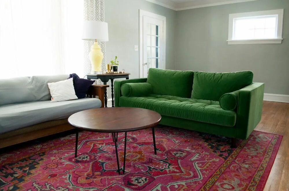 Зеленый диван и шторы в интерьере Pin on For the Home Living room colors, Blue and green living room, Living room