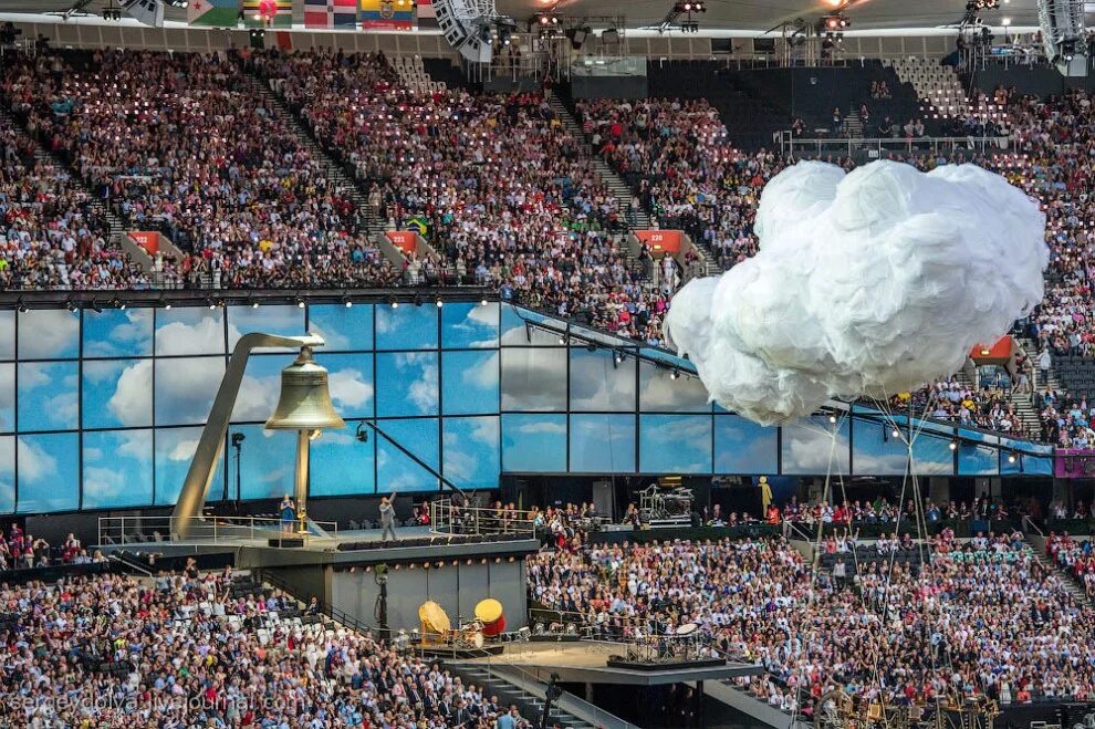 Церемония открытия олимпийских игр в лондоне 2012. Открытие олимпиады 2012. Олимпиада в лондоне 2012 коронавирус. Открытие олимпийских игр в лондоне в 2012 году. Открытие олимпийских игр в лондоне 2012.