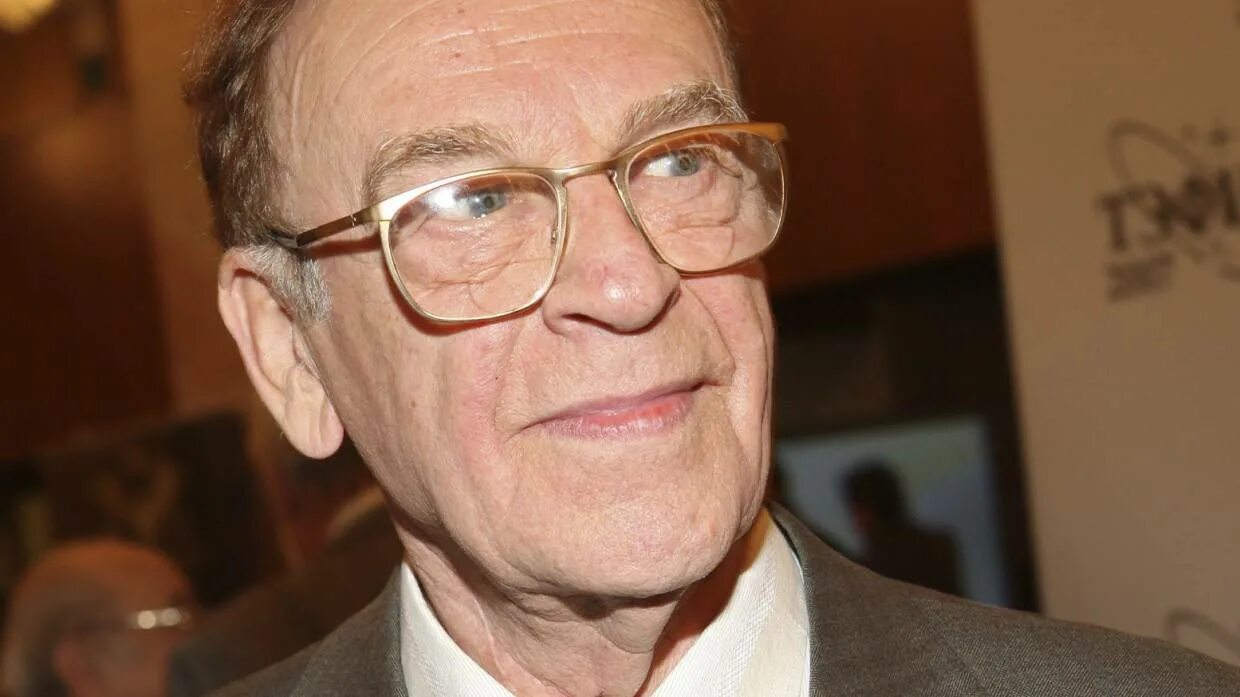 игорь кириллов ведущий. кириллов диктор центрального телевидения. сколько лет игорю кириллову. игорь кириллов 14. игорь кириллов жена татьяна.