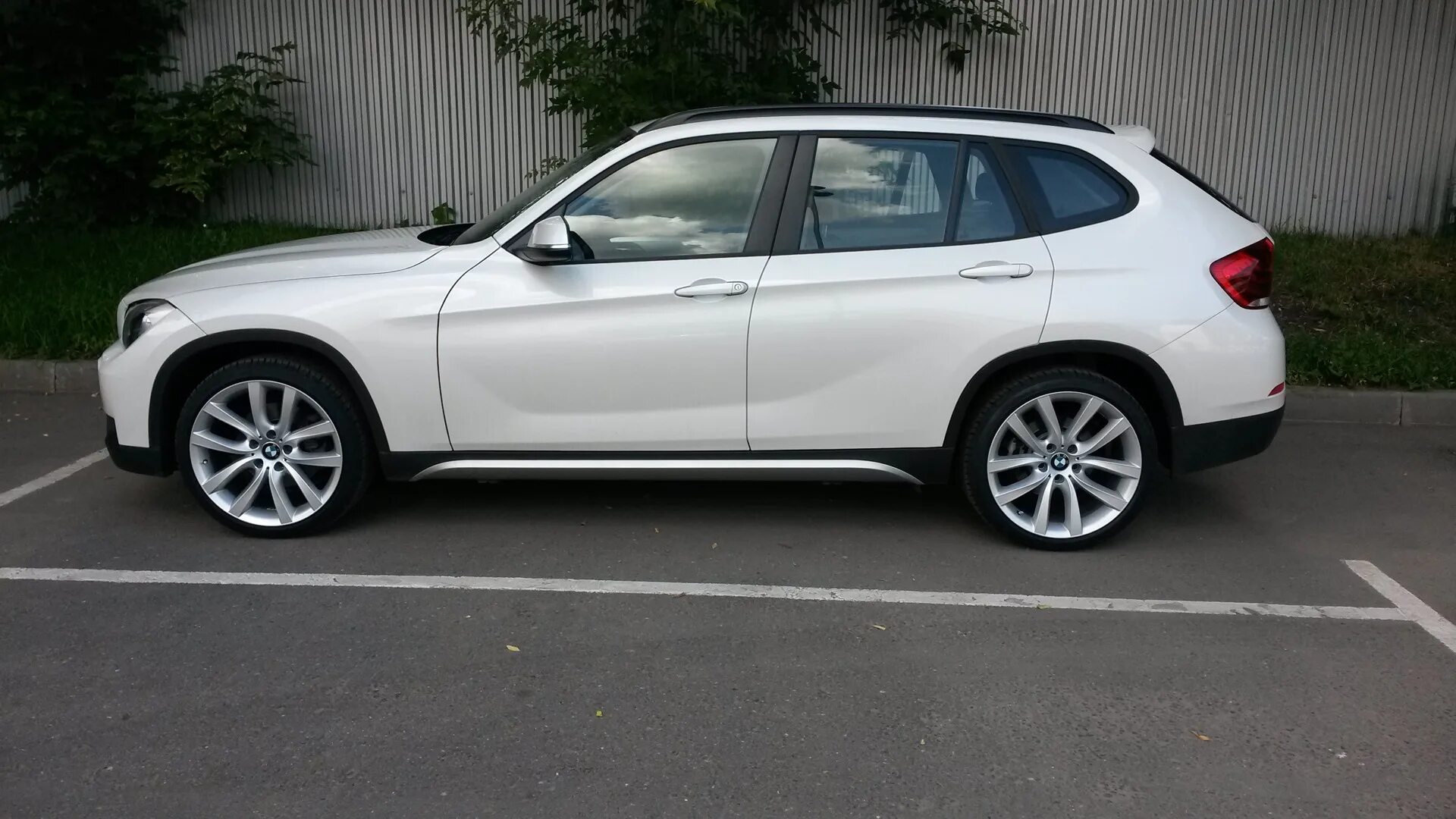 Bmw e84 r19. Bmw x1 e84 r20. Style bmw e84. Бмв х1 е84 колеса. Диски на бмв х1.