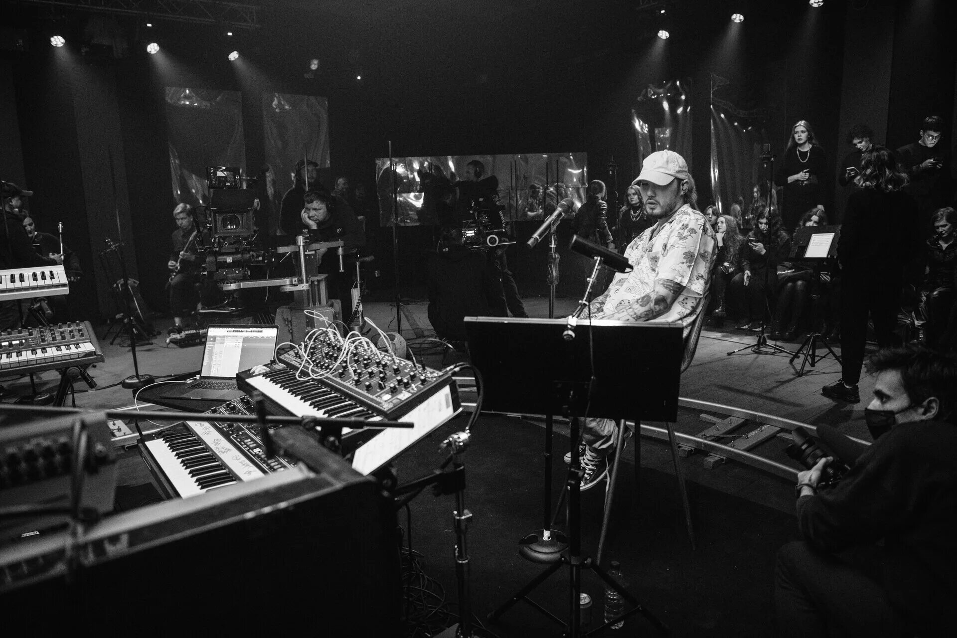 Антон беляев шоу lab. Lab с антоном беляевым агутин. Антон беляев шоу lab. Шоу лаб. Лаб шоу.