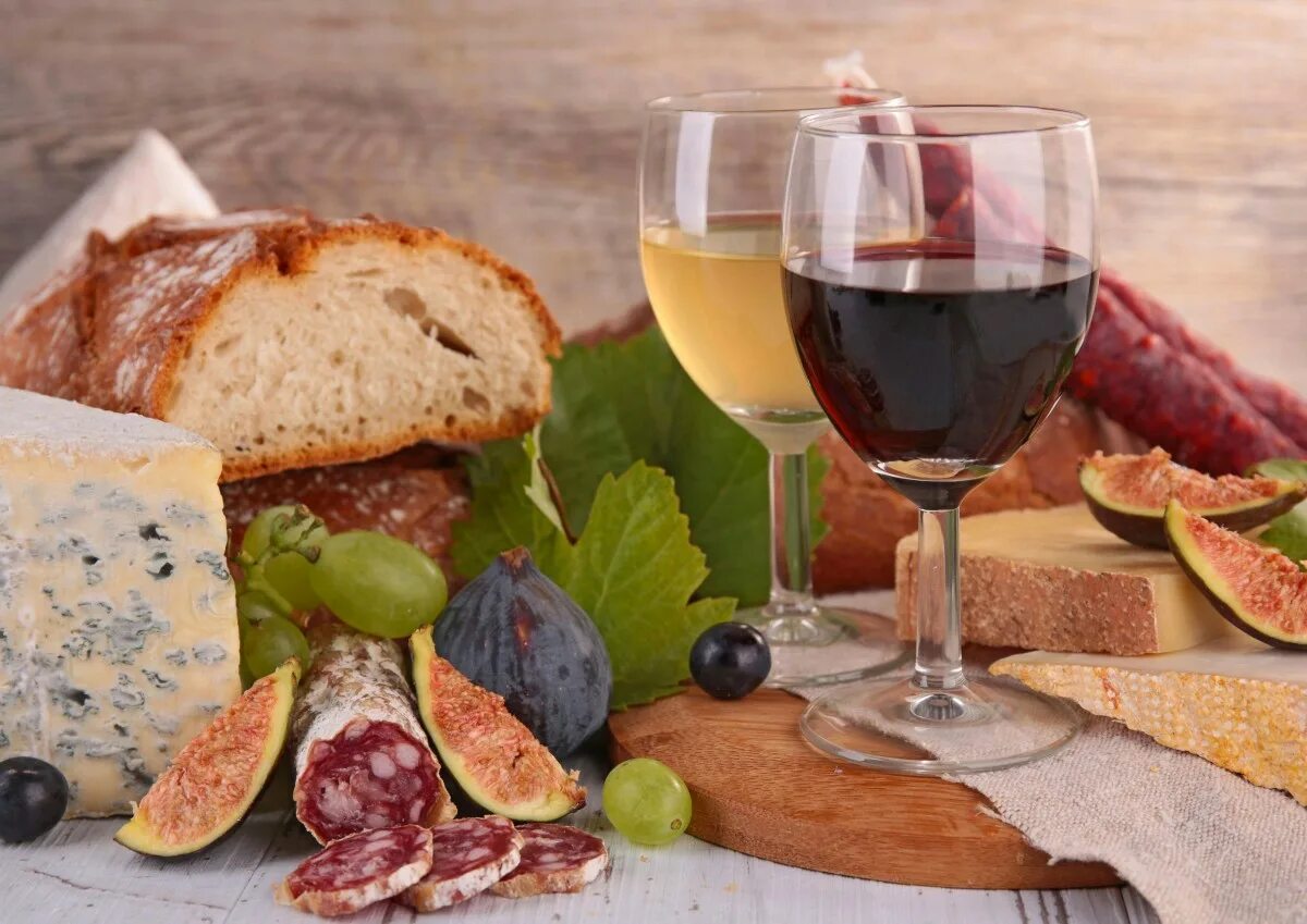 Вино и сыр. Вино и колбаса. Закуски к вину. Французская кухня вина.