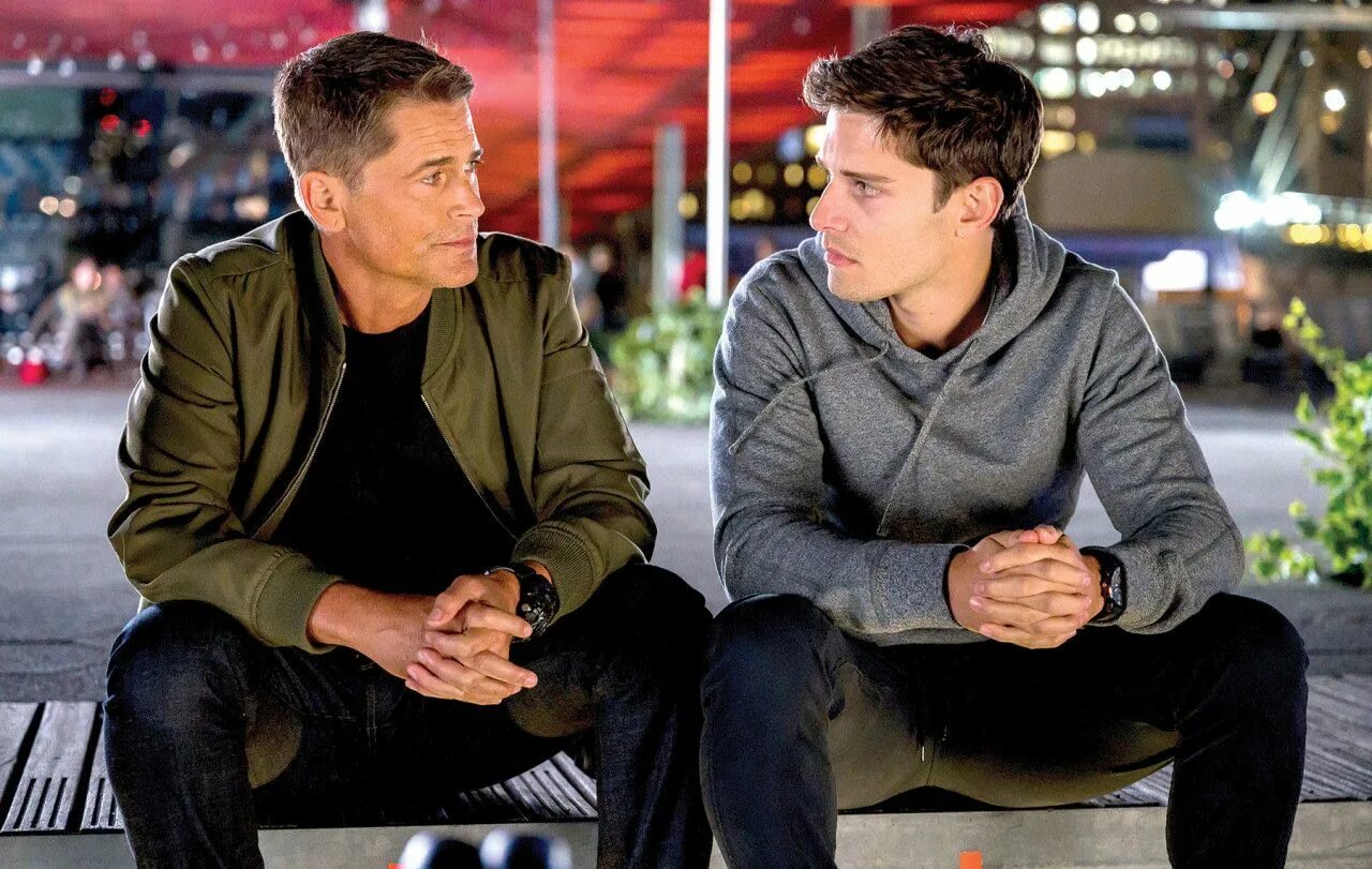 9 1 1 эпизоды. 911 служба спасения сериал. Одинокий звезда 911 сериал. Ронен рубинштейн 911. 911 служба спасения сериал бобби поцелуй.