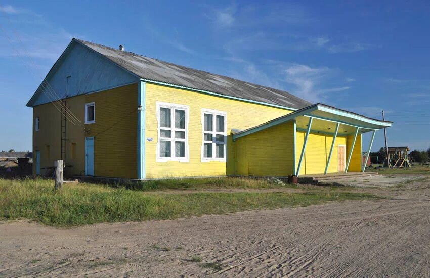 Клуб поселка шуйга. Здание дом культуры карпогоры. Ведущий концерта. Карпогорский народный хор. Праздничное.