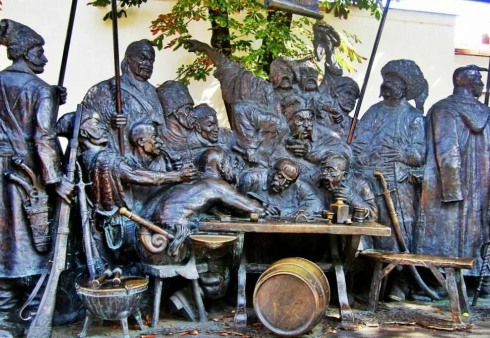Скульптура запорожские казаки краснодар. Запорожцы скульптура в краснодаре. Памятник запорожцам в краснодаре. Запорожские казаки пишут письмо турецкому султану краснодар. Запорожцы скульптура в краснодаре.