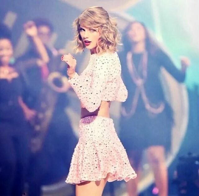 So high school taylor swift. Taylor swift concert. тейлор свифт коачелла. тейлор свифт концерт. taylor swift 2014.