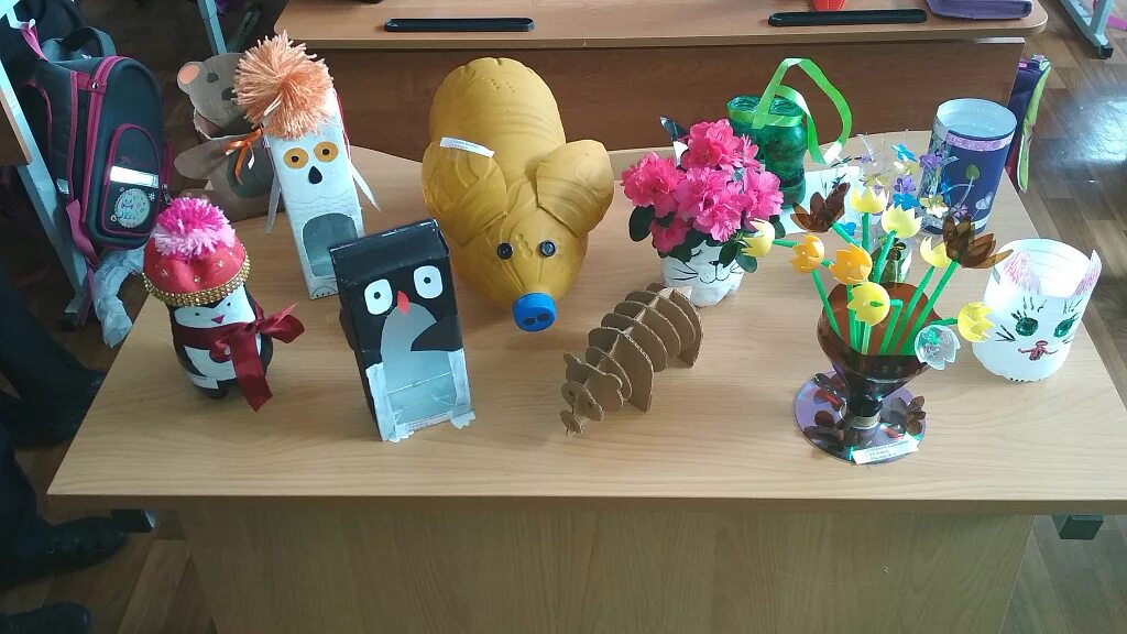 Конкурс поделок из бросового материала. Поделки из вторсырья. поделки из отходов на конкурс. выставка поделок из мусора. конкурс поделок из вторичного сырья.