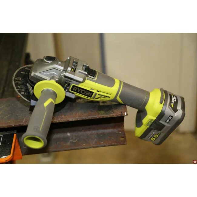 Ryobi r18ag 0. Аккумуляторная болгарка Риоби. R18ag7 Ryobi. Ryobi 18v. Ryobi УШМ аккумуляторная.