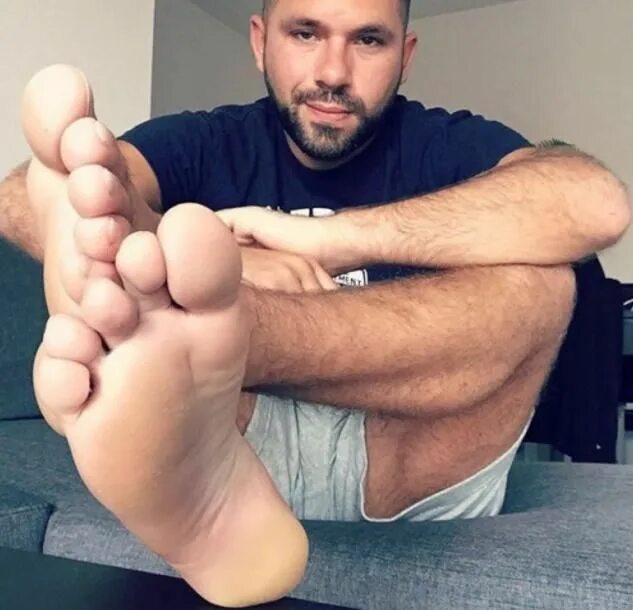 Feet dom