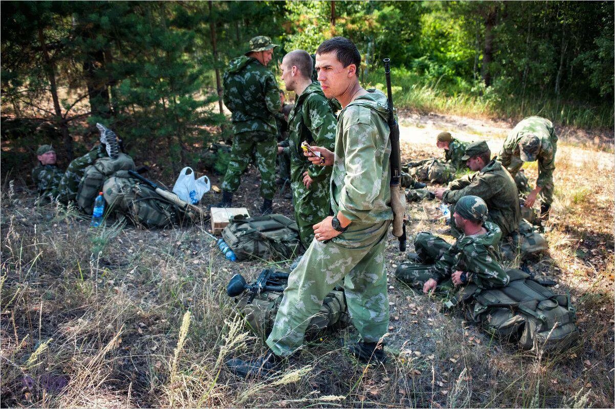 Человек специального назначения. Спецназ гру и СПН. Спецназ на привале. Спецназ в лесу. Спецназ отдыхает.