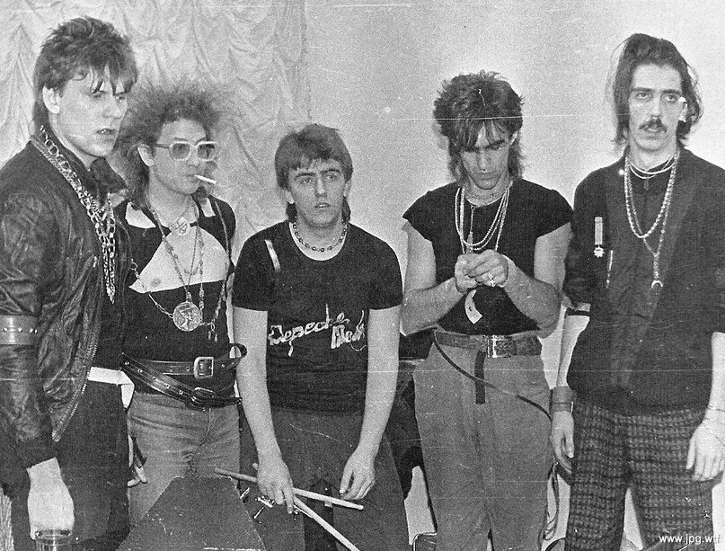 Алексей радченко отпетые мошенники. Группа алиса 1998. Солист группы нана. Группа комбинация 1990. Группа нана 90-е.