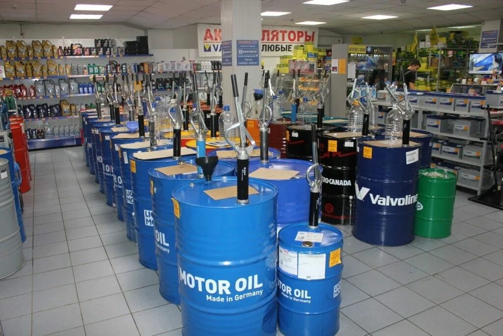 масло подсолнечное производители. русагро масло подсолнечное завод. девушка с растительным маслом. сбыт масла. масло на розлив.