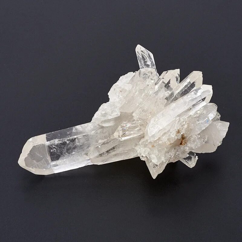 Protels crystal. Горный хрусталь Кристалл. Кристалл-скипетр (горный хрусталь). Сдвоенный Кристалл горного хрусталя. Горный хрусталь топаз Южный Урал.