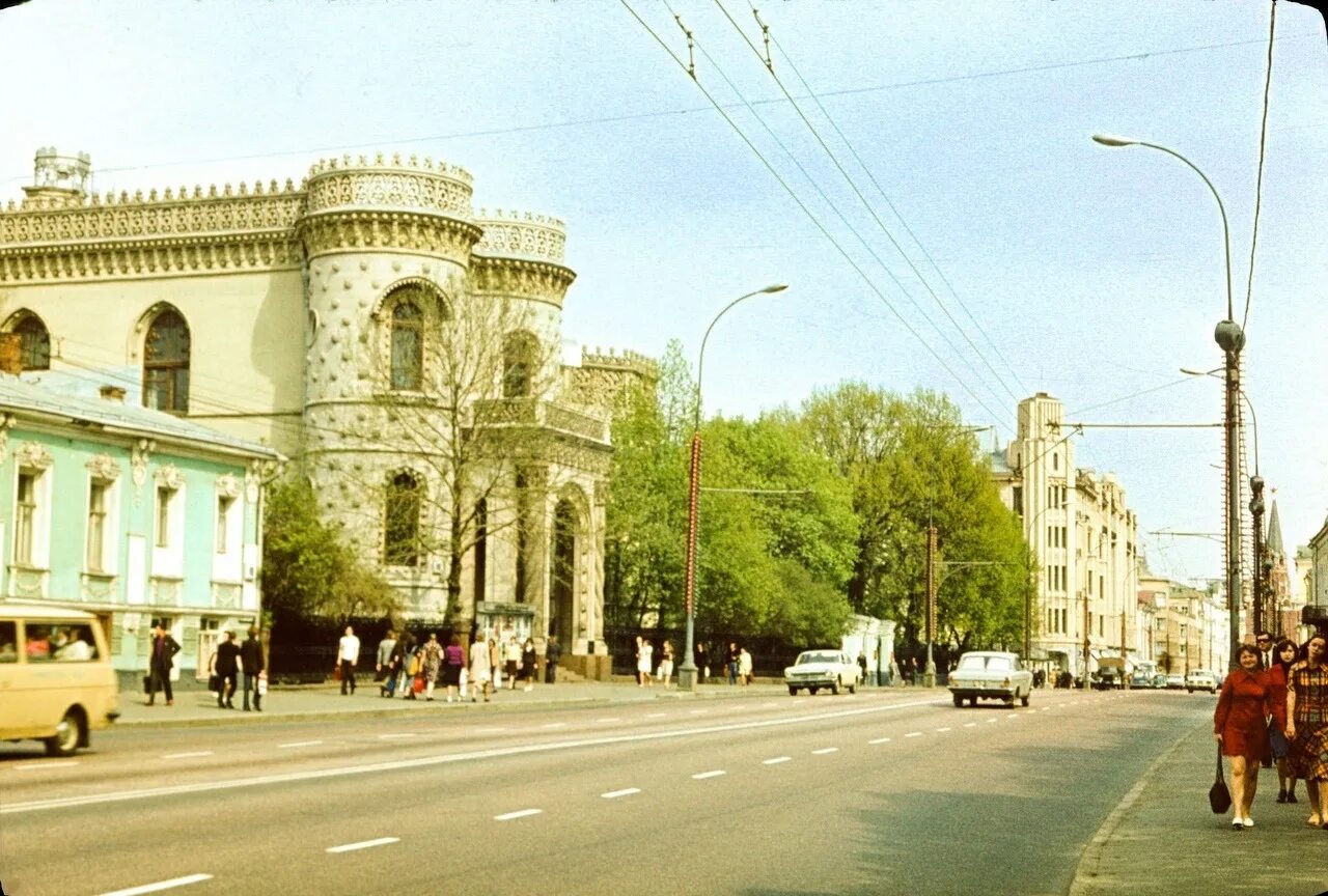 Калининский район москвы ссср. Дом дружбы народов Москва СССР. Дом дружбы в Москве в СССР. Дом дружбы с народами зарубежных. Калининский проспект в Москве.