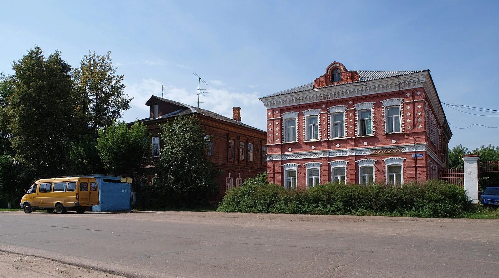 Самые большие дворы. Поселок большие дворы. Байкал большие дворы павловский посад. Большой двор павловский посад. Большие дворы павловский посад.