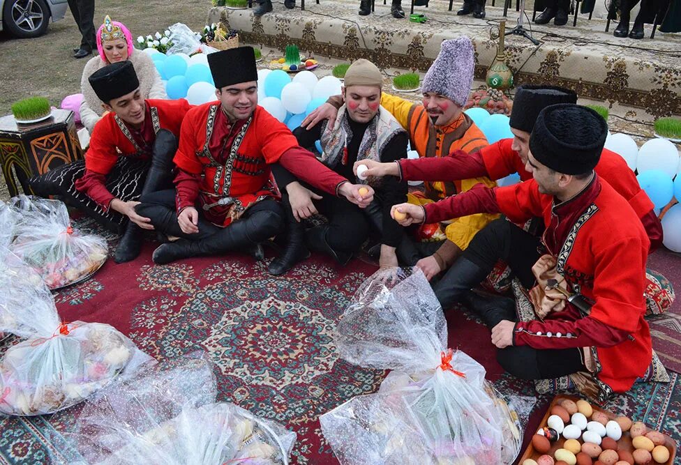 Новруз в Азербайджане. Навруз байрам в Азербайджане. Novruz 2022. Новруз байрам 2022 Азербайджан. Праздник у азербайджанцев сегодня