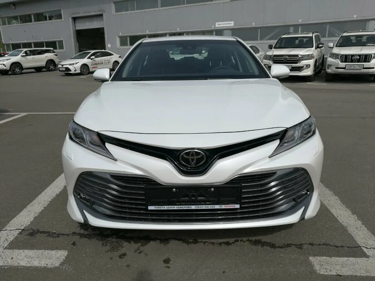 Куплю камри 2020. Toyota Camry 70 белый 2.5. Toyota Camry 2020 2.5. Toyota Camry xv70 2020 White. Тойота Камри 2017 2.5.