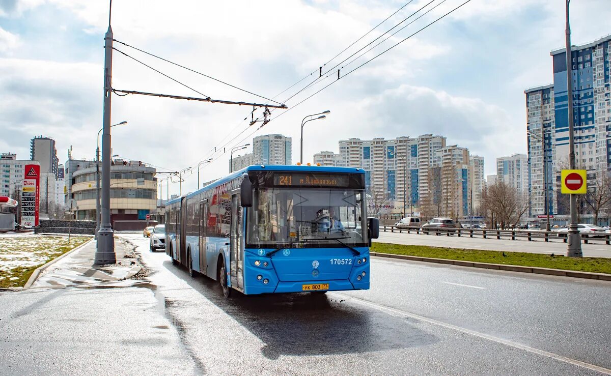 Остановки автобуса 241 спб. Автобус 241 Москва. 241 Автобус маршрут. 17-Й Автобусный парк автобусы Москва. Московская 241.