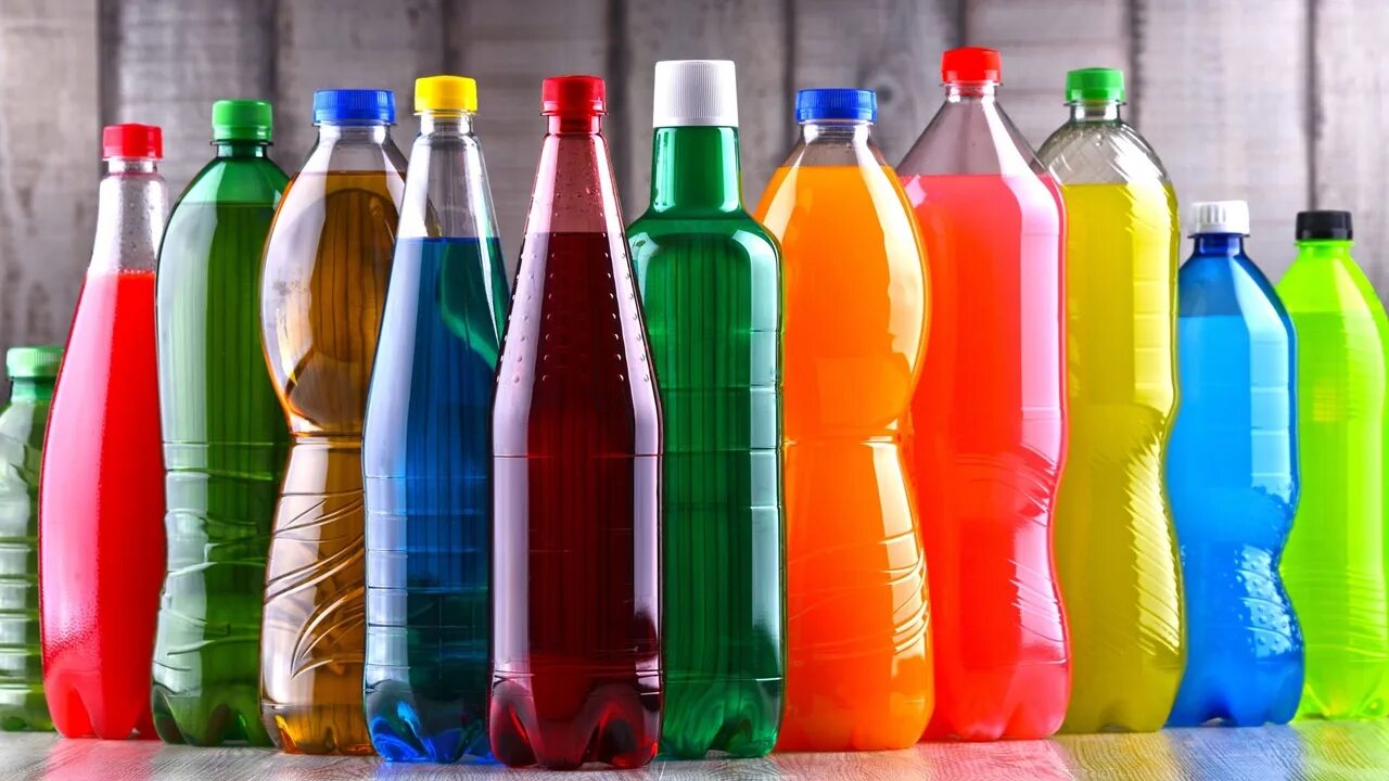 Сладкие газированные напитки. Лимонад в стакане. Сладкая газировка. Напитков в том числе и. Газированный напиток.