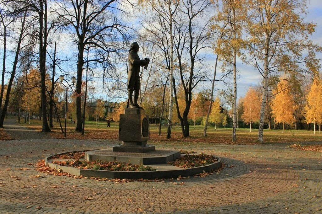 Парк культуры и отдыха петрозаводск. Губернаторский сад петрозаводск. Губернаторскому парку петрозаводск. Городской парк в петрозаводске. Губернаторский парк петрозаводск.