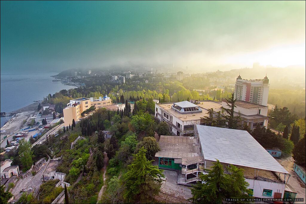 Алушта 2023. Алушта военный городок. Алушта центр города. Крым Алушта улица Горького.