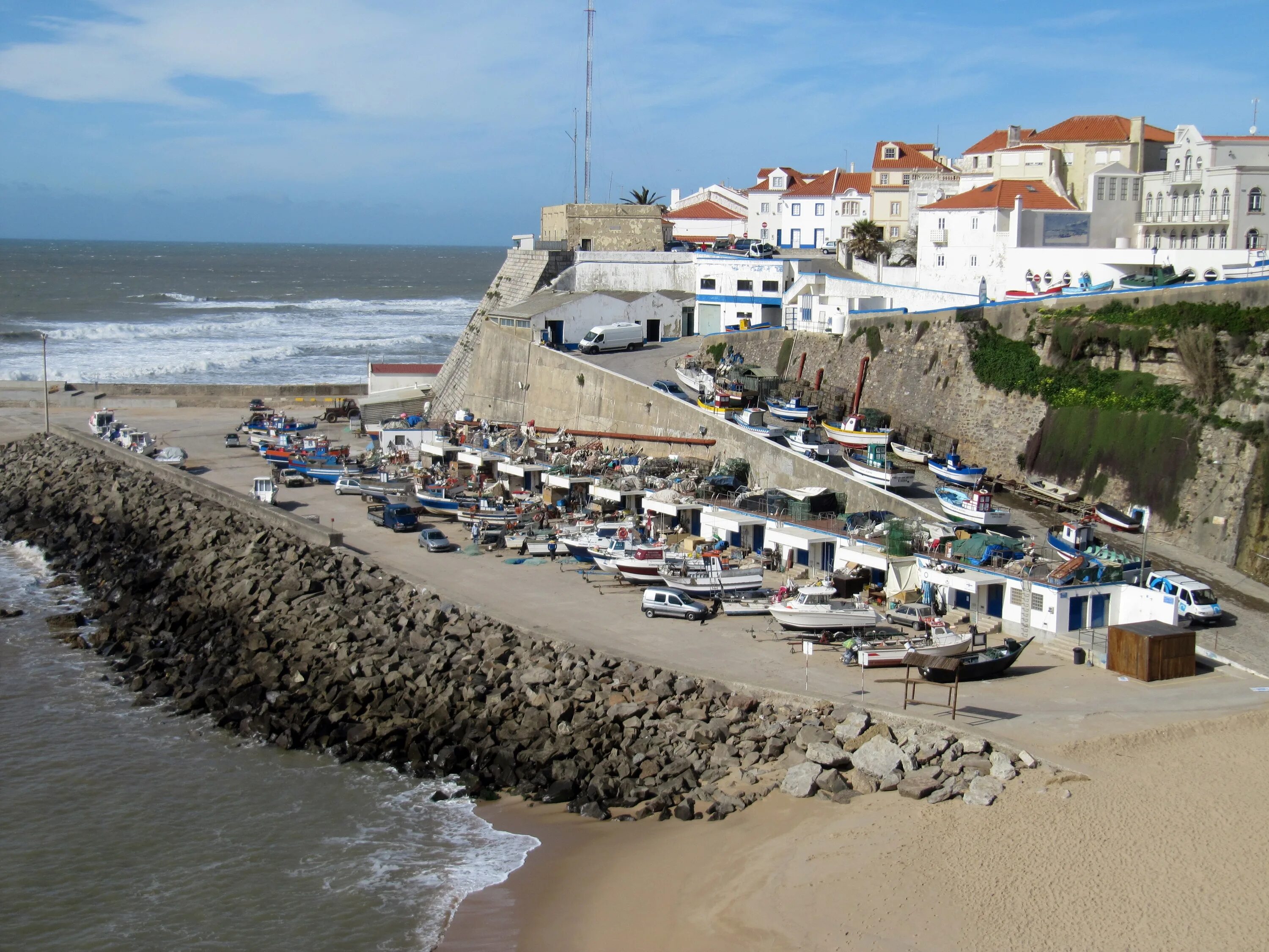 Эрисейра Португалия. (Ericeira) Ericeira Португалия. Пляж Эрисейра. Эрисейра волны. Порту берег океана