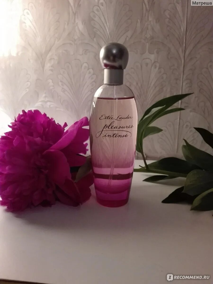 Estee Lauder pleasures intense. Estee Lauder pleasures. Эсте лаудер Плеже Интенс. Туалетная вода Плеже интенсив от Эсте лаудер. Pleasures intense estee