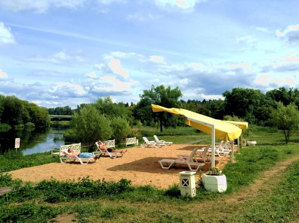 H2o звенигород. Санаторий введенское звенигород. пляж солнечная поляна звенигород. солнечная поляна пансионат подмосковье звенигород. пляж звенигород 2025.