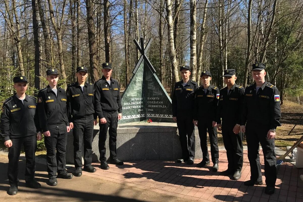 Военнослужащие России. Военные мемориалы. Военные памятники. Российский военнослужащий. 24 апреля военные