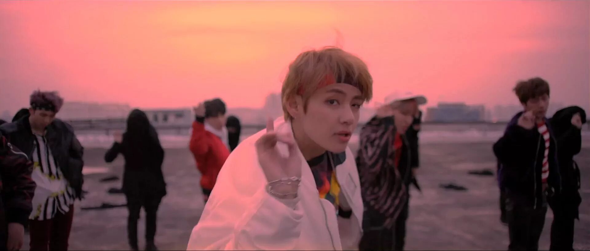 Bts not today джей хоуп. Бтс нот тудей. Bts эра not today. Bts not today j hope. Бтс нот тудей клип.