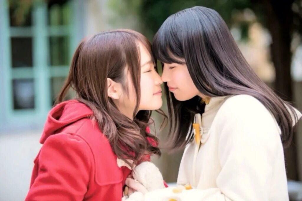 Lesbian японские. Akb48 поцелуй. Akb48 Yuri. Snh48 Юри. Девочка подросток японка лесби.
