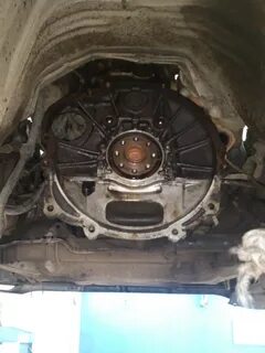 Поменять коренной сальник