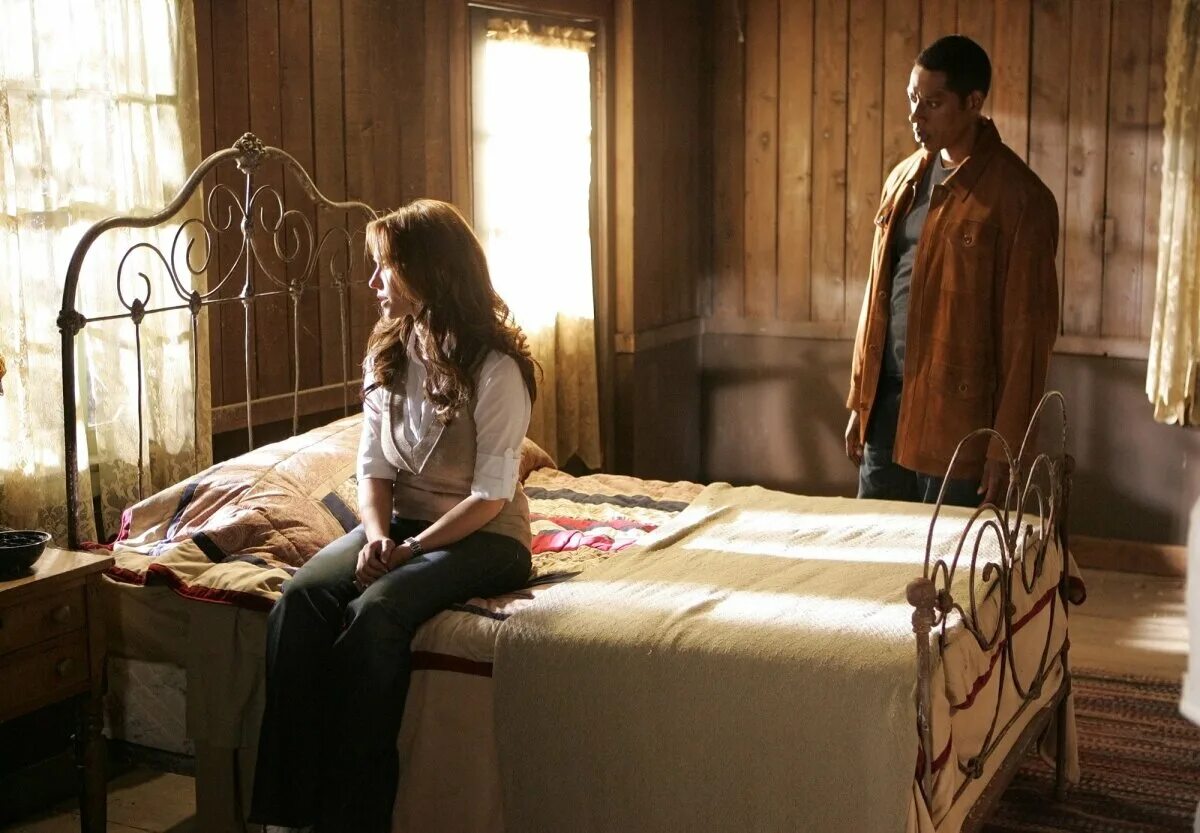 говорящая с призраками илай. говорящая с пустотой. девочка-призрак сериал. человексидяшийна стуле. говорящая с пустотой.