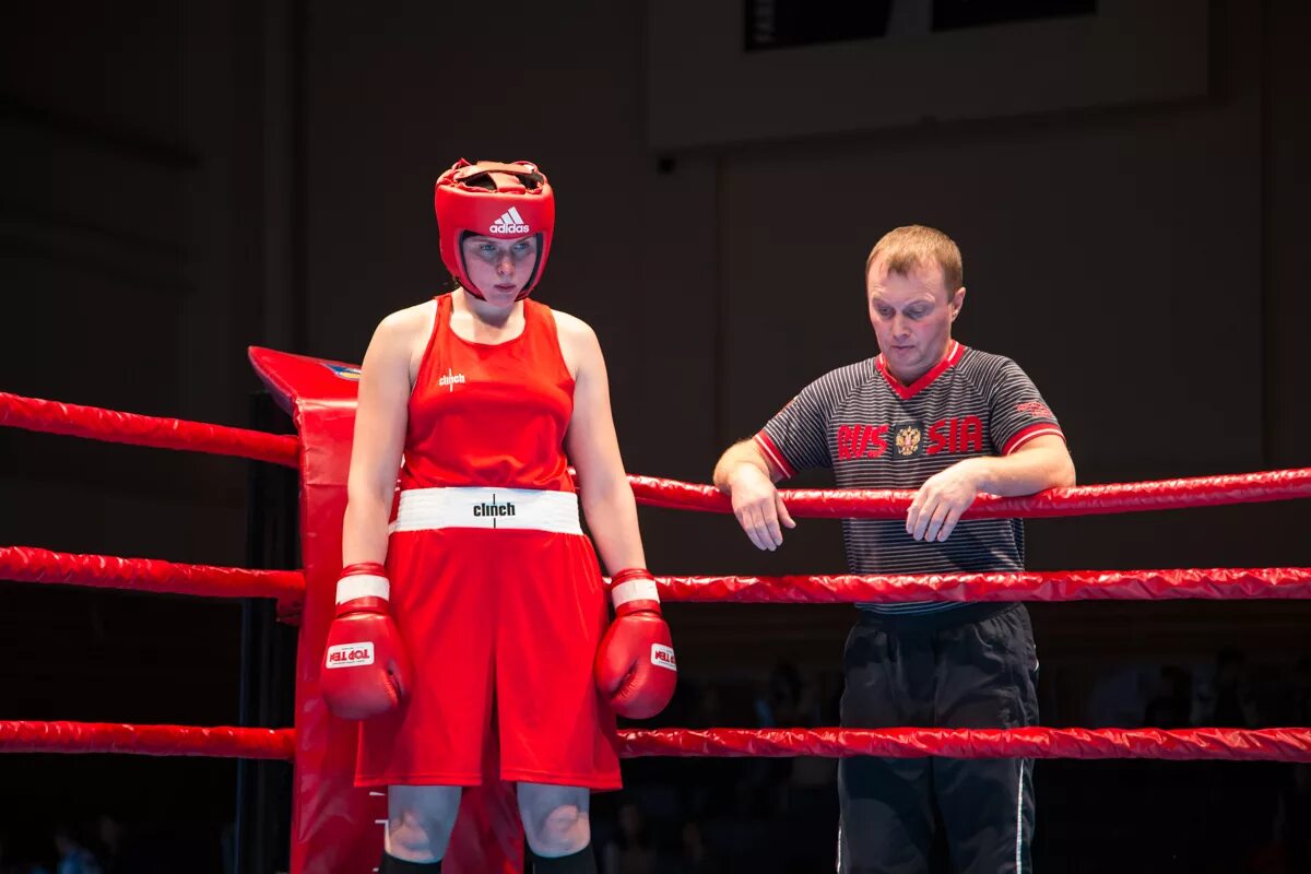 Бокса хмао. Бокса хмао. Сергей бокс ханты-мансийск. Тренер бокс. Боксеры россии.