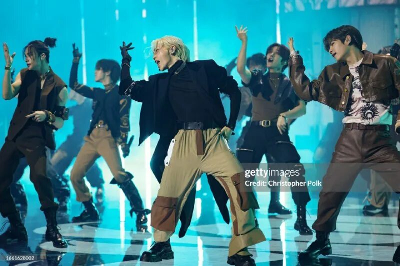 Stray kids rock. Stray kids реалити шоу. Rock star stray. Rock star stray. Rock star stray.