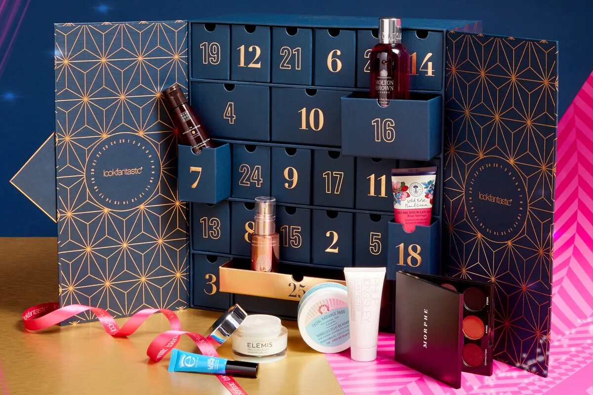 1 адвент календари. Адвент lookfantastic 2025. адвент календарь lookfantastic 2025. advent calendar косметика 2025. бьюти адвент календари 2025.
