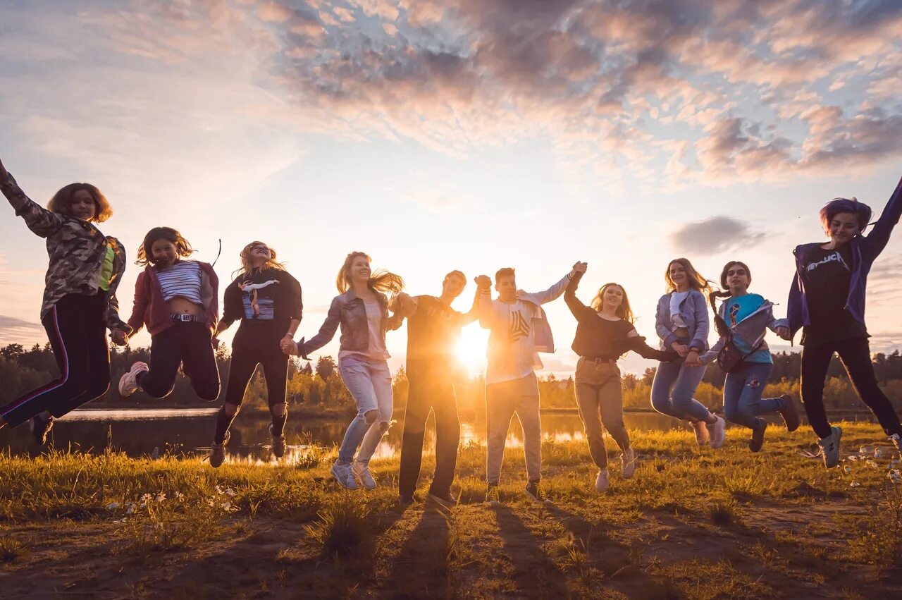 Of their youth. Лето молодежь. Тематические летние лагеря в Москве. Youth Camp. Тематический детский лагерь.