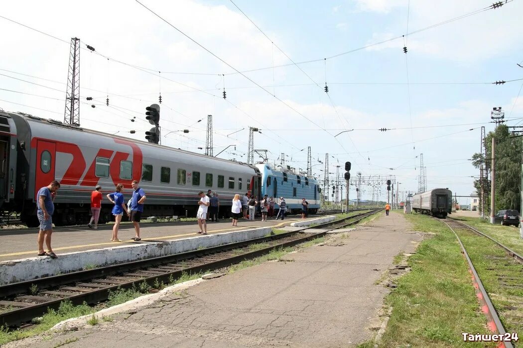 поезда иркутск пассажирский. поезд иркутск северобайкальск. поезд 353 иркутск северобайкальск. поезд владивосток тайшет. поезд 353 иркутск северобайкальск.